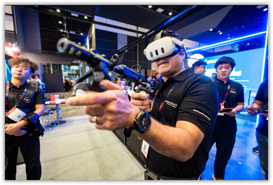 Attendees experiencing VR at Gamescom Asia 2024